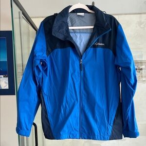 Columbia Men's Two-Tone Blue Windbreaker
